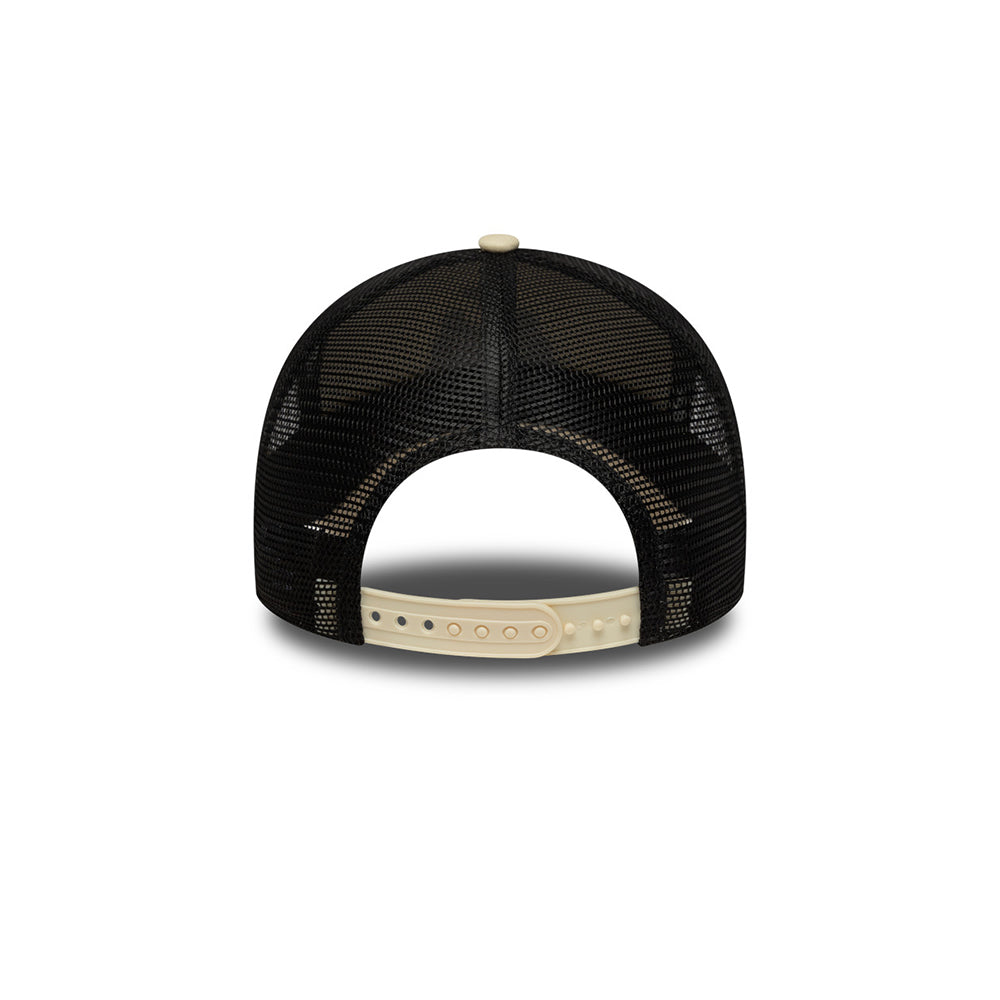 New Era หมวกรุ่น Newcastle United Fc EMEA Football Light Cream 9Forty A-Frame Trucker Cap