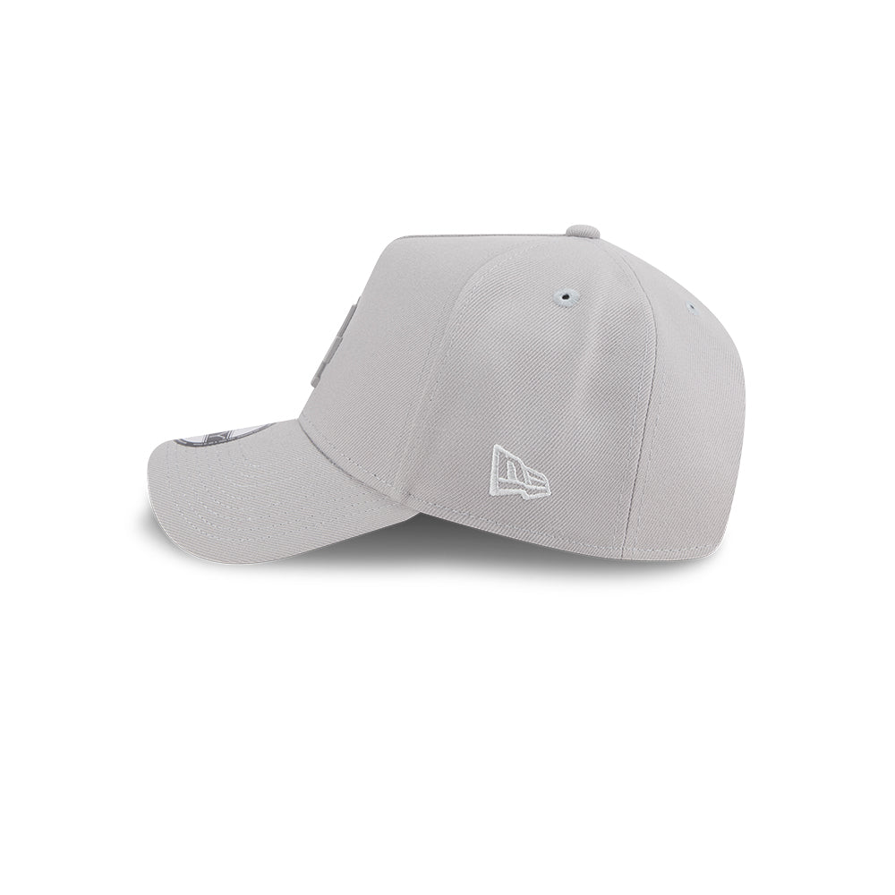 New Era หมวกรุ่น LOS ANGELES DODGERS METAL BADGE GRAY 9FORTY AF CAP