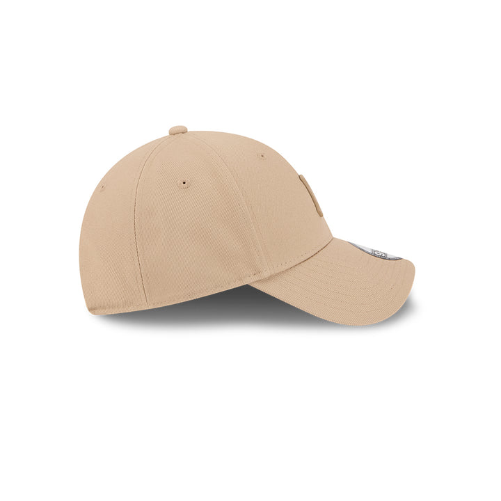 New Era หมวกรุ่น NEW YORK YANKEES METAL BADGE CAMEL 9FORTY CAP