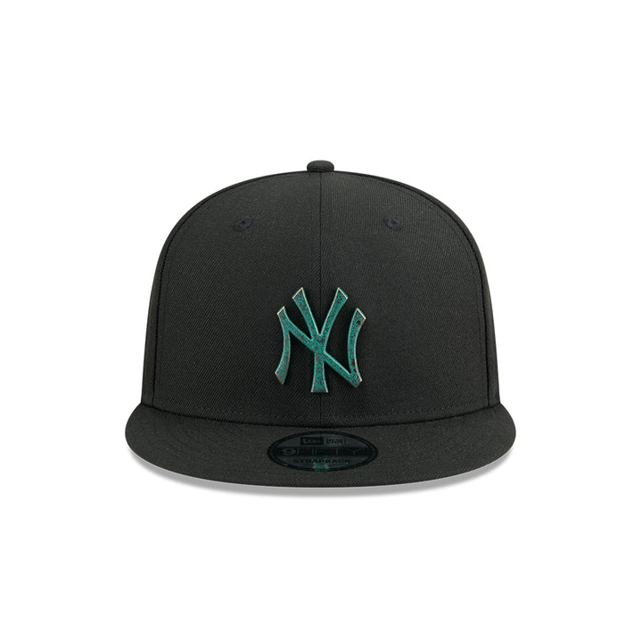 New Era หมวกรุ่น NEW YORK YANKEES METAL BADGE BRONZE GREEN PACK BLACK 9FIFTY CAP
