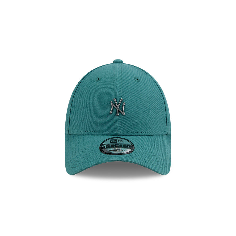 New Era หมวกรุ่น NEW YORK YANKEES METAL BADGE PINE NEEDLE GREEN 9FORTY CAP