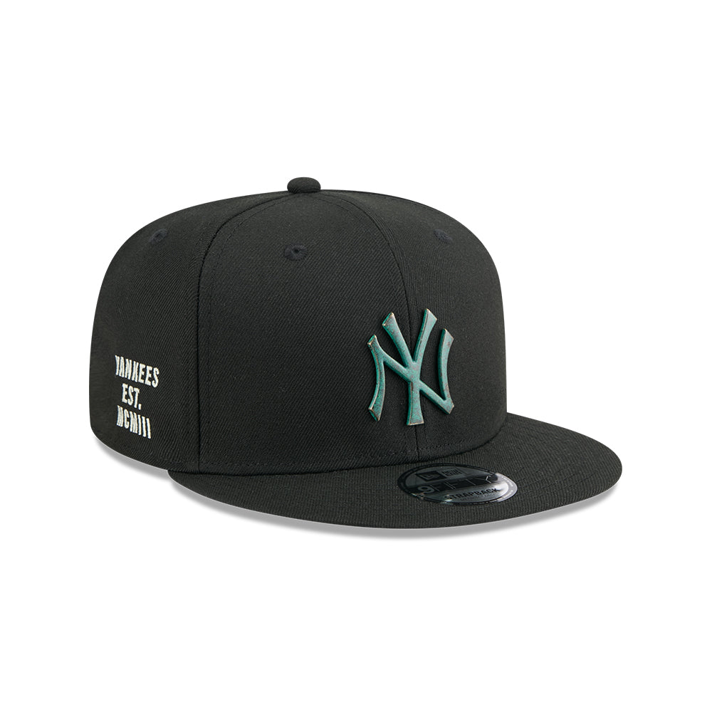 New Era หมวกรุ่น NEW YORK YANKEES METAL BADGE BRONZE GREEN PACK BLACK 9FIFTY CAP