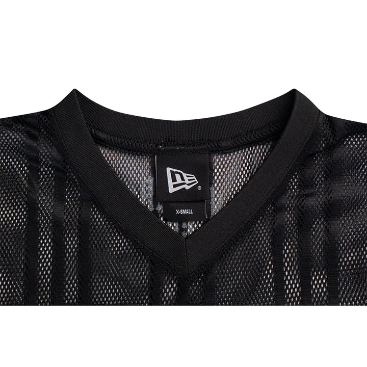 New Era เสื้อครอปรุ่น New Era Street Archived Black Women Crop American Football Jersey