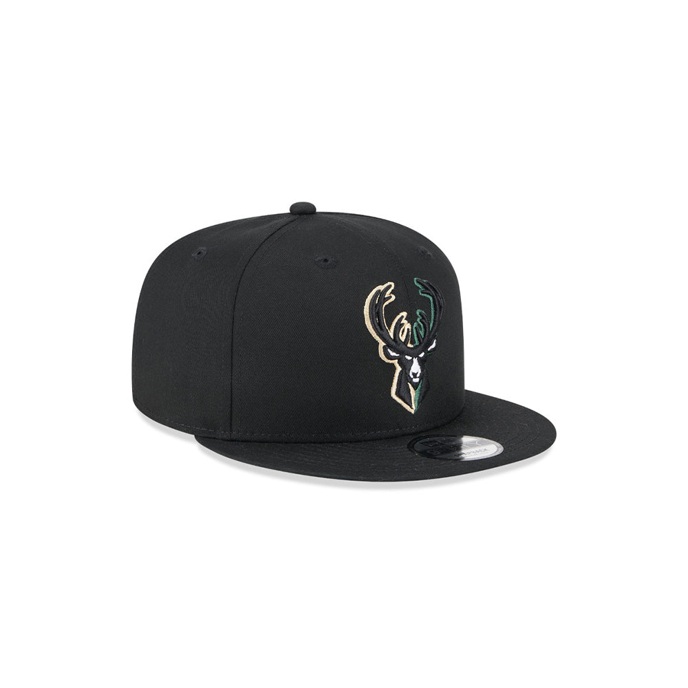 New Era หมวกรุ่น MILWAUKEE BUCKS SPLIT LOGO 9FIFTY BLACK 9FIFTY CAP