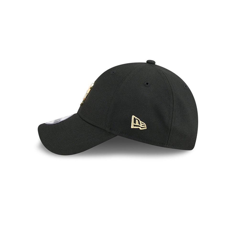 New Era หมวกรุ่น NEW YORK YANKEES METAL BADGE GOLD BLACK 9FORTY CAP