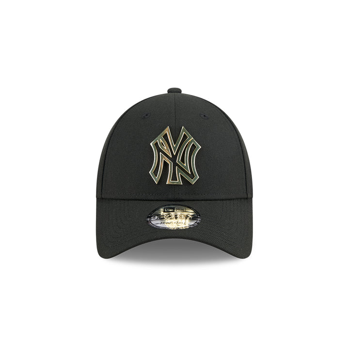New Era หมวกรุ่น NEW YORK YANKEES METAL BADGE GOLD BLACK 9FORTY CAP