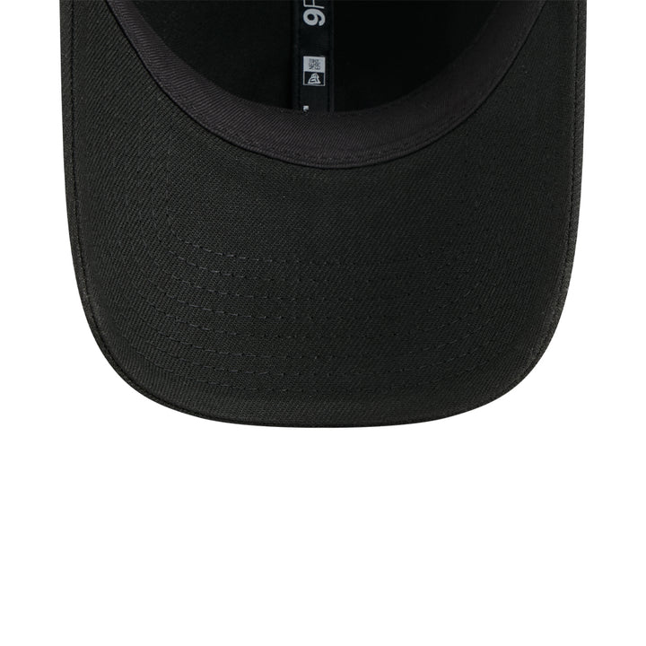 New Era หมวกรุ่น NEW YORK YANKEES METAL BADGE SILVER BLACK 9FORTY CAP