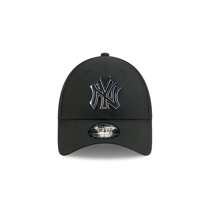 New Era หมวกรุ่น NEW YORK YANKEES METAL BADGE SILVER BLACK 9FORTY CAP