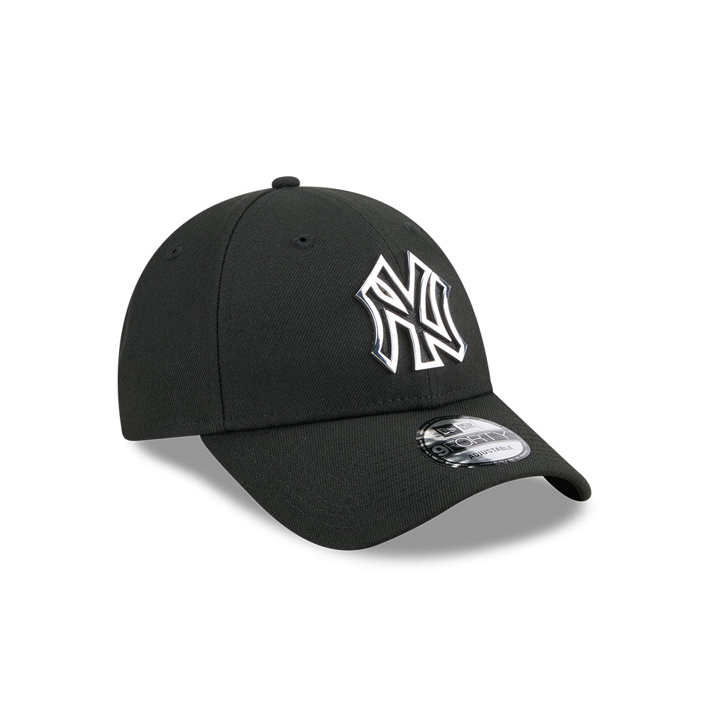 New Era หมวกรุ่น NEW YORK YANKEES METAL BADGE SILVER BLACK 9FORTY CAP
