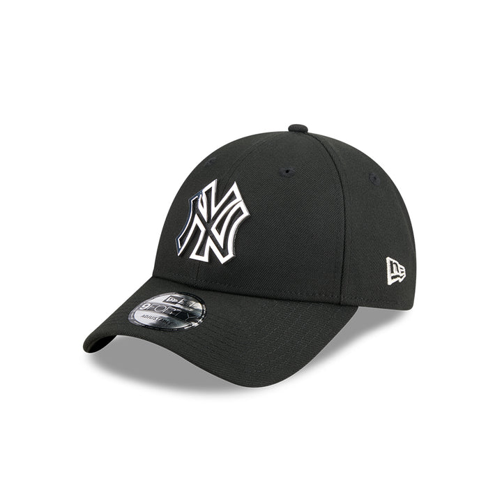 New Era หมวกรุ่น NEW YORK YANKEES METAL BADGE SILVER BLACK 9FORTY CAP