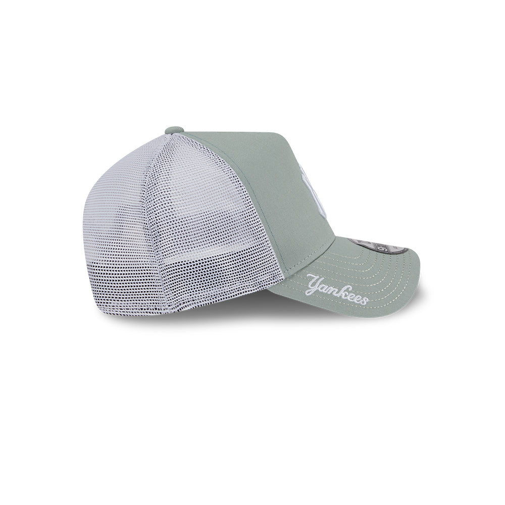 New Era หมวกรุ่น NEW YORK YANKEES COLOR ERA EVEREST GREEN/ WHITE 9FORTY A-FRAME TRUCKER CAP