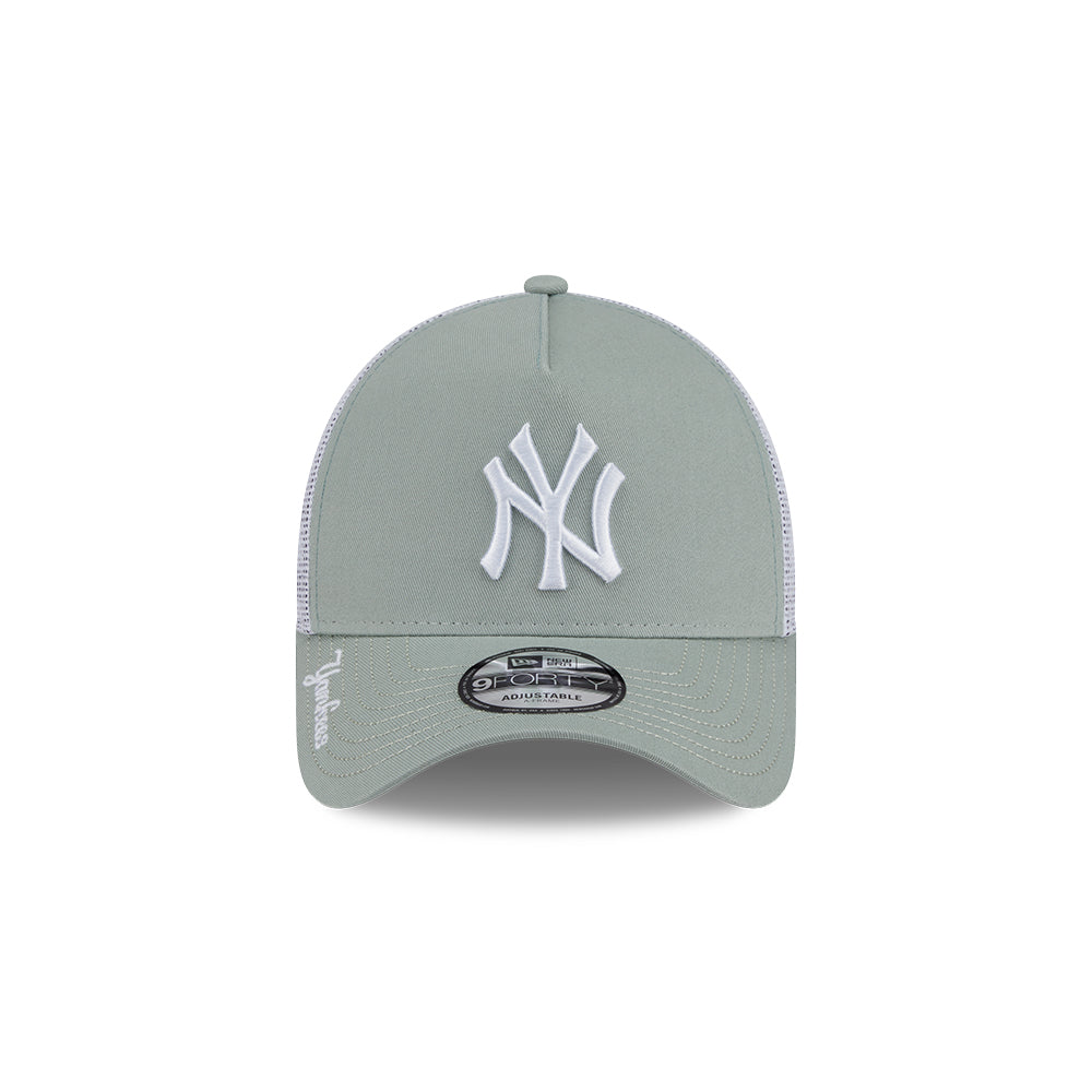 New Era หมวกรุ่น NEW YORK YANKEES COLOR ERA EVEREST GREEN/ WHITE 9FORTY A-FRAME TRUCKER CAP