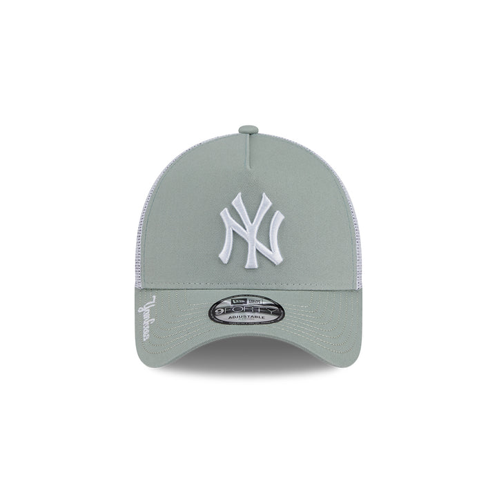 New Era หมวกรุ่น NEW YORK YANKEES COLOR ERA EVEREST GREEN/ WHITE 9FORTY A-FRAME TRUCKER CAP