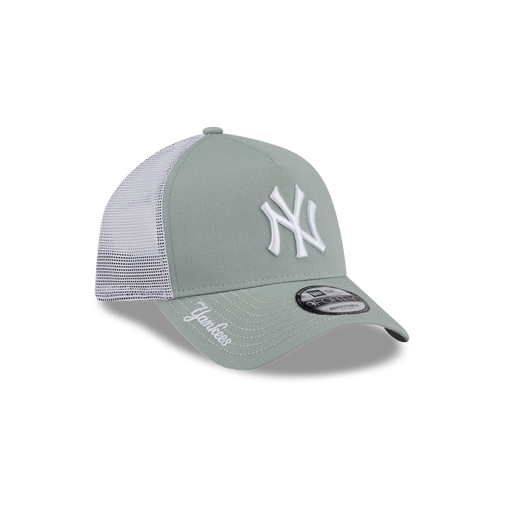New Era หมวกรุ่น NEW YORK YANKEES COLOR ERA EVEREST GREEN/ WHITE 9FORTY A-FRAME TRUCKER CAP
