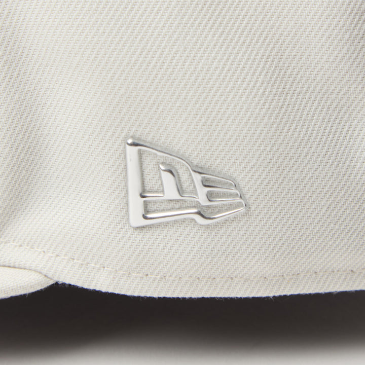 New Era หมวกรุ่น New Era X Hajime Sorayama TPU Logo Sandy Linen White 59Fifty Cap