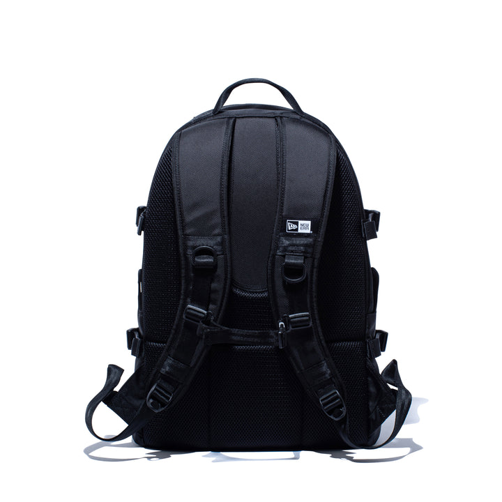 New Era กระเป๋ารุ่น New Era CORE Black 35L Carrier Pack Bag