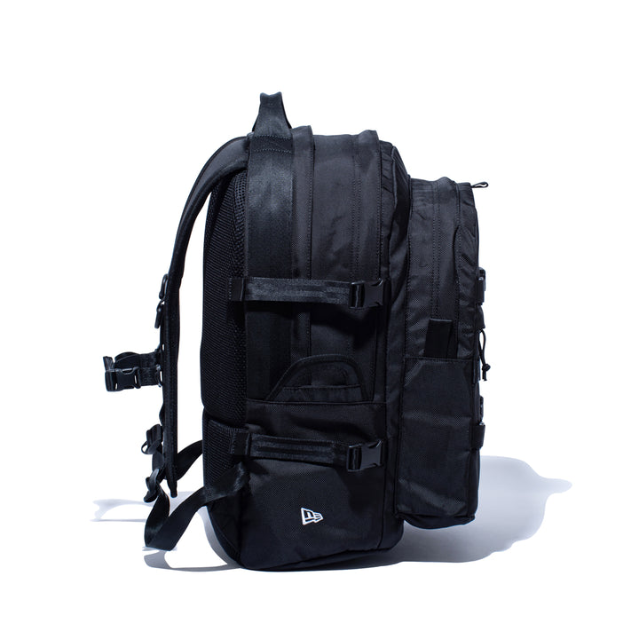 New Era กระเป๋ารุ่น New Era CORE Black 35L Carrier Pack Bag