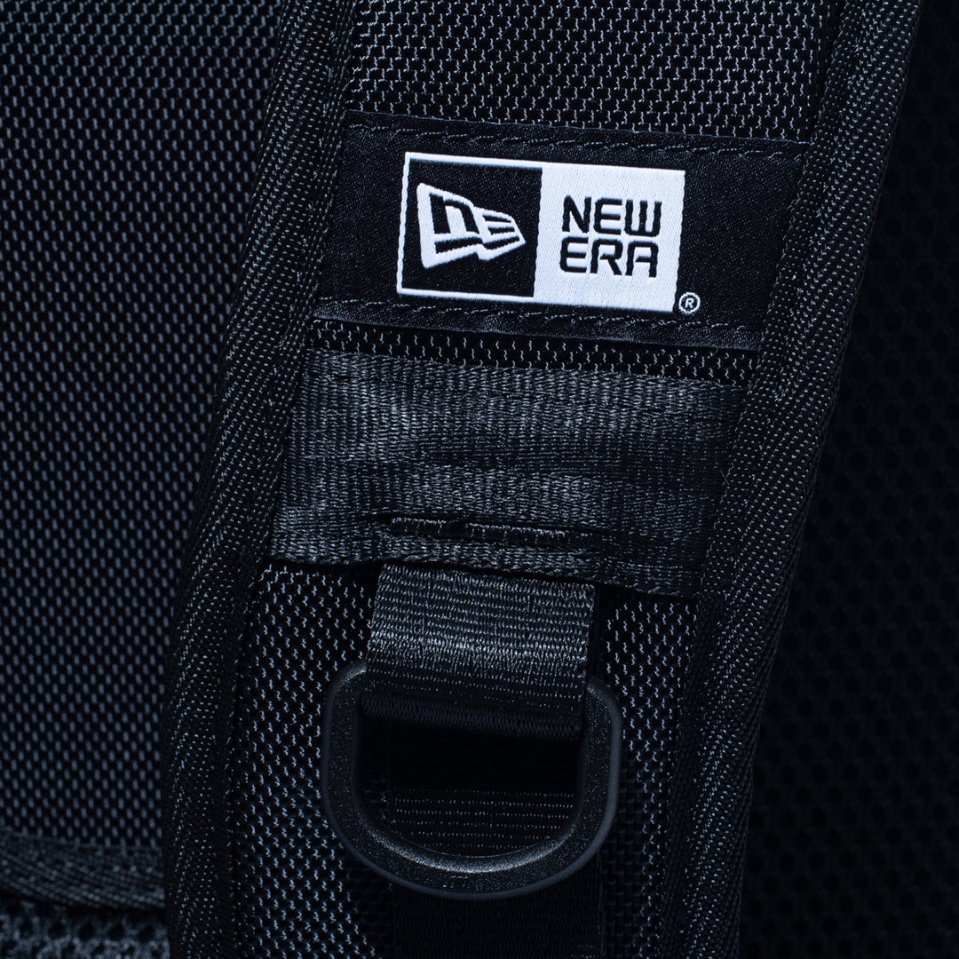 New Era กระเป๋ารุ่น New Era CORE Black 35L Carrier Pack Bag