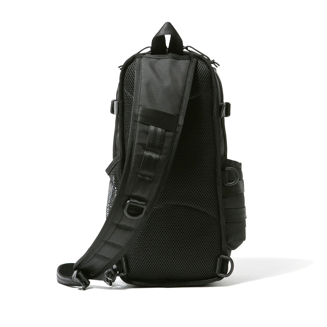 NEW ERA BLACK 12L SLING BODY BAG