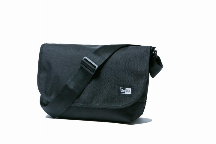 กระเป๋า NEW ERA SHOULDER BAG BLACK