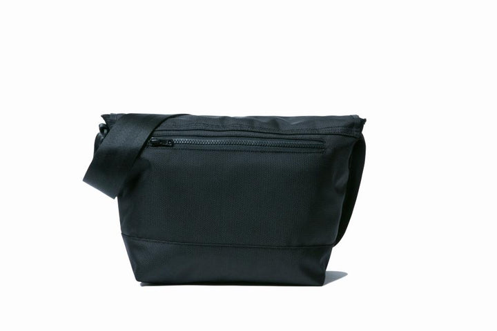 กระเป๋า NEW ERA SHOULDER BAG BLACK