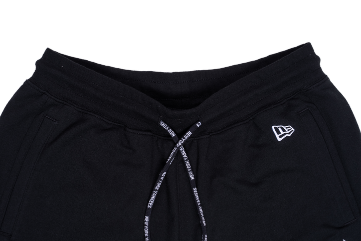 New Era กางเกงขาสั้นรุ่น New York Yankees Mlb Women Black Women Shorts