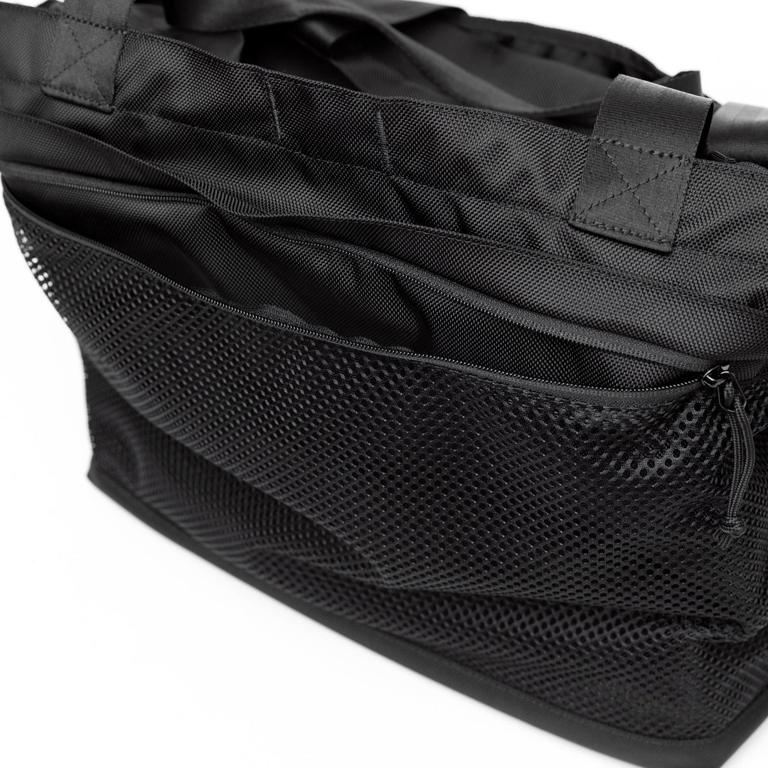 NEW ERA BLACK 37L GYM TOTE BAG