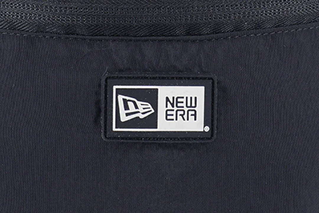กระเป๋า NEW ERA DRAWSTRING SHOULDER BLACK BAG