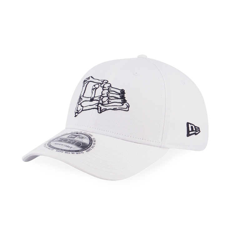 NEW ERA BROKEN WORLD-BONES WHITE 9FORTY CAP