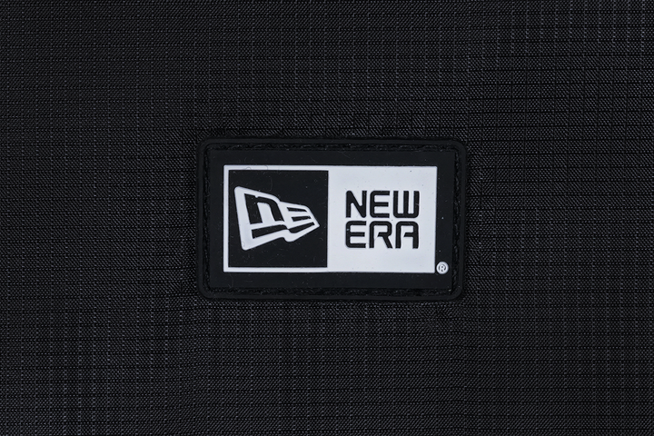 NEW ERA BASIC BLACK POUCH