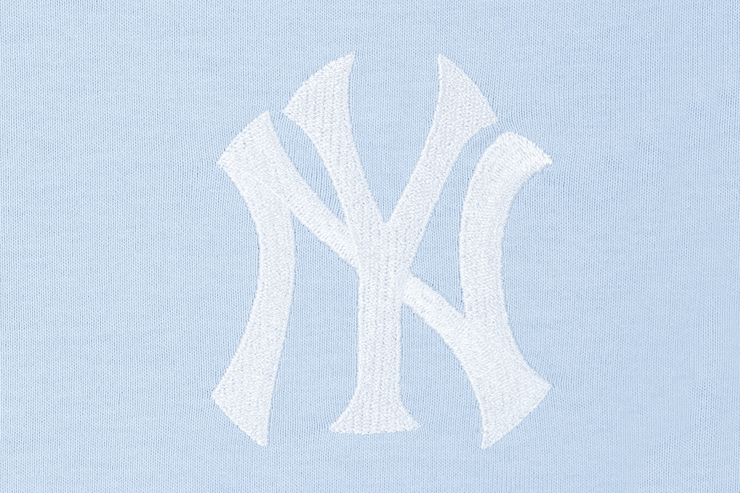 NEW YORK YANKEES COLOR ERA SOFT BLUE WOMEN CROP TEE
