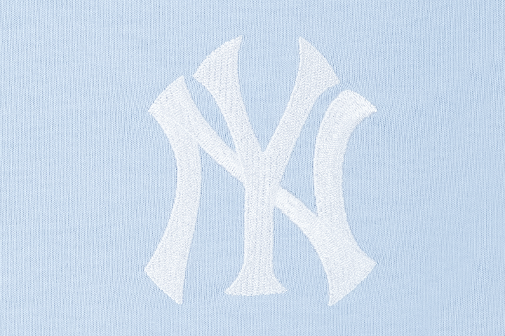 NEW YORK YANKEES COLOR ERA SOFT BLUE WOMEN CROP TEE