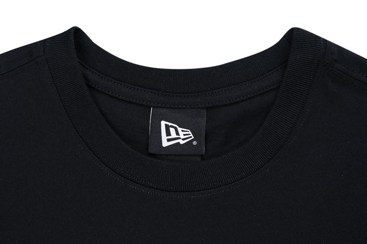 New Era เสื้อยืดแขนสั้นรุ่น New Era Party Vibe - Sticker Bombing Black Regular Short Sleeve T-Shirt