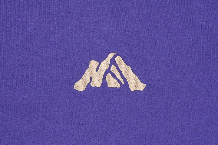 New Era เสื้อยืดแขนสั้นรุ่น New Era Mountain Logo Purple Performance Short Sleeve T-Shirt