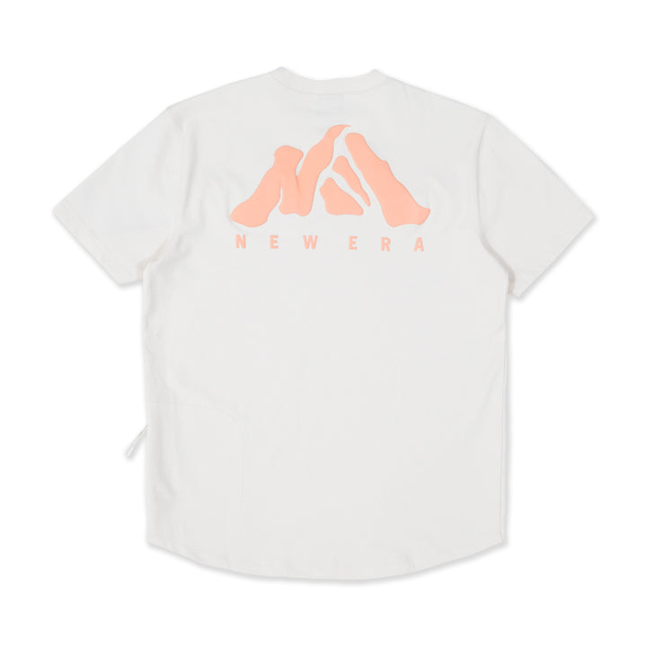 New Era เสื้อยืดแขนสั้นรุ่น New Era Mountain Logo Light Cream Performance Short Sleeve T-Shirt