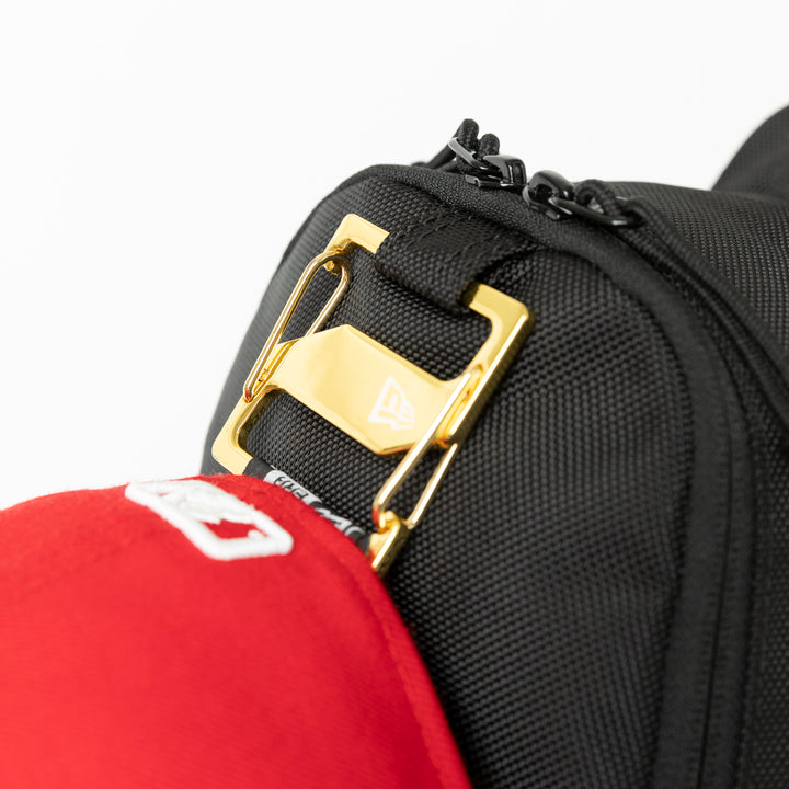 NEW ERA BLACK 8L SLING BODY BAG