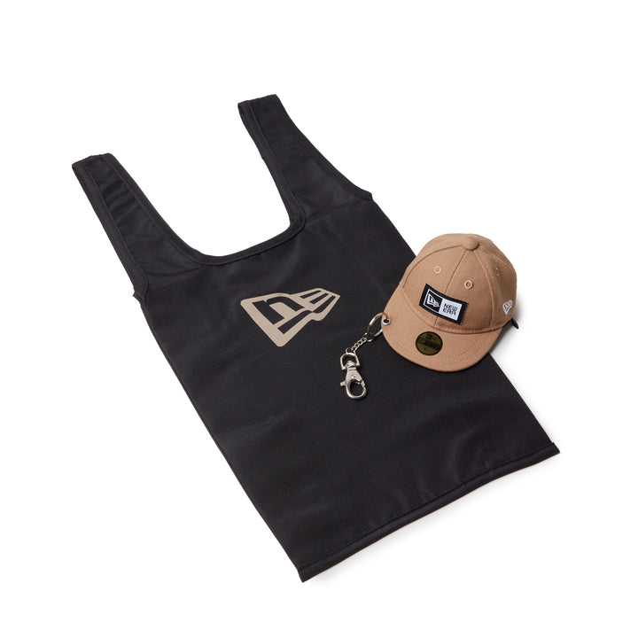 New Era กระเป๋าพร้อมพวงกุญแจรุ่น New Era Core Black And Khaki Key Chain Eco Bag