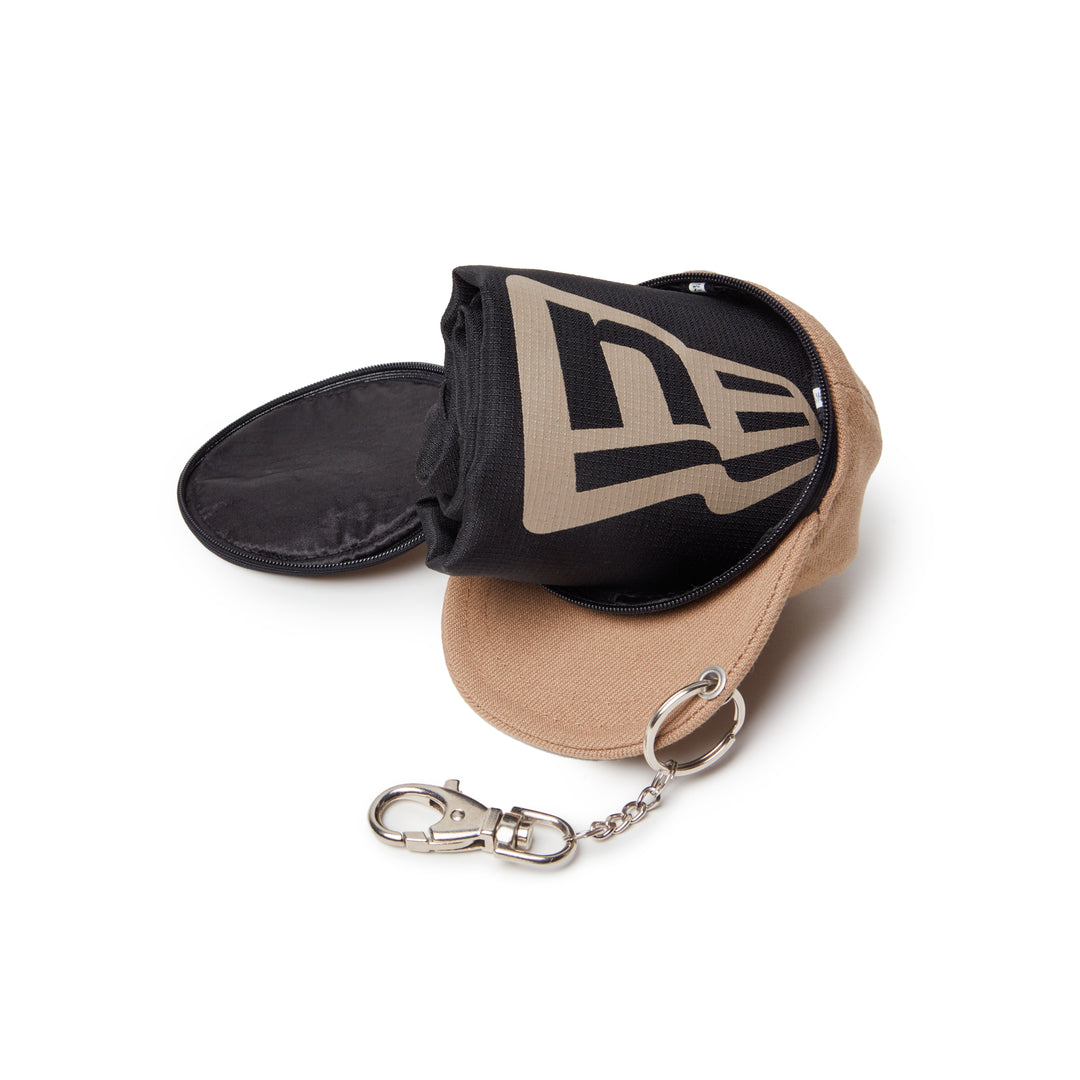 New Era กระเป๋าพร้อมพวงกุญแจรุ่น New Era Core Black And Khaki Key Chain Eco Bag