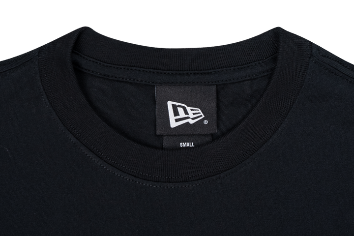 NEW ERA เสื้อยืดแขนสั้น รุ่น NEW ERA OUTDOOR NATURAL LOGO BLACK PERFORMANCE SHORT SLEEVE T-SHIRT