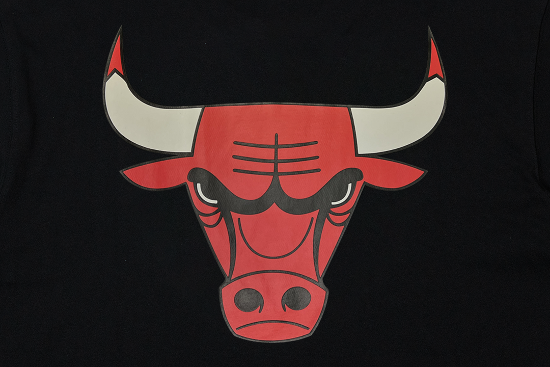 CHICAGO BULLS GAME DAY COOL ERA BLACK SHORT SLEEVE TEE
