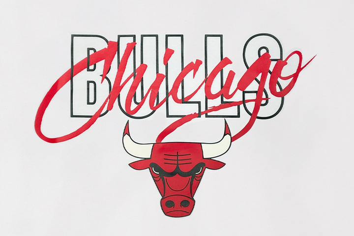 NEW ERA เสื้อยืดแขนสั้น รุ่น CHICAGO BULLS FRONT LOGO COOL ERA WHITE SHORT SLEEVE TEE