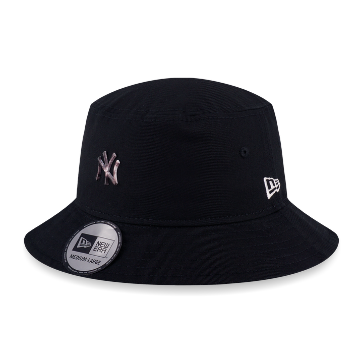 New Era หมวกรุ่น New York Yankees Comic Space - Metal Badge Bucket 01