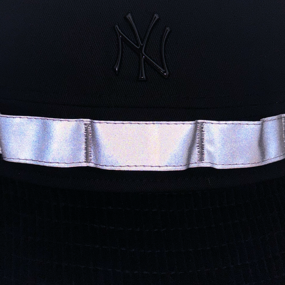 New Era หมวกรุ่น New York Yankees Dark 90s Black Adventure Bucket