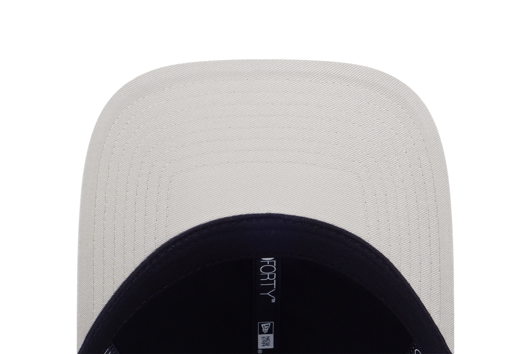 New Era หมวกรุ่น New York Yankees Comic Space - Metal Badge 9FORTY Cap