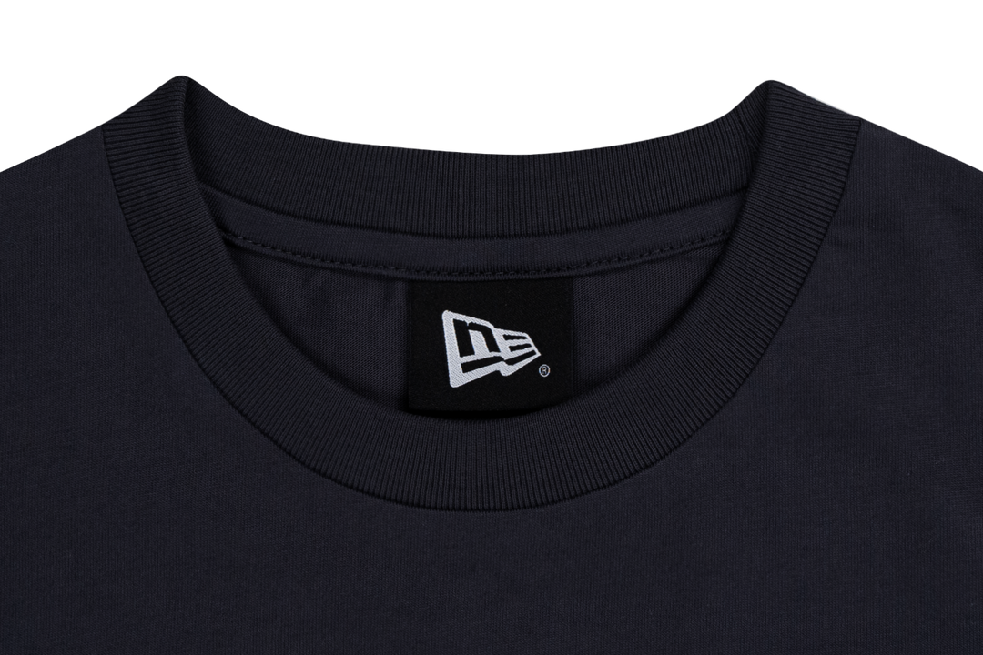 NEW ERA เสื้อยืดแขนสั้น รุ่น NEW ERA BASIC SCRIPT GRAPHITE WOMEN SHORT SLEEVE TEE DRESS