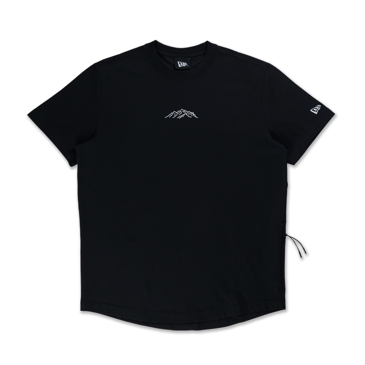 NEW ERA เสื้อยืดแขนสั้น รุ่น NEW ERA MOUNTAIN EDGE BLACK PERFORMANCE SHORT SLEEVE T-SHIRT