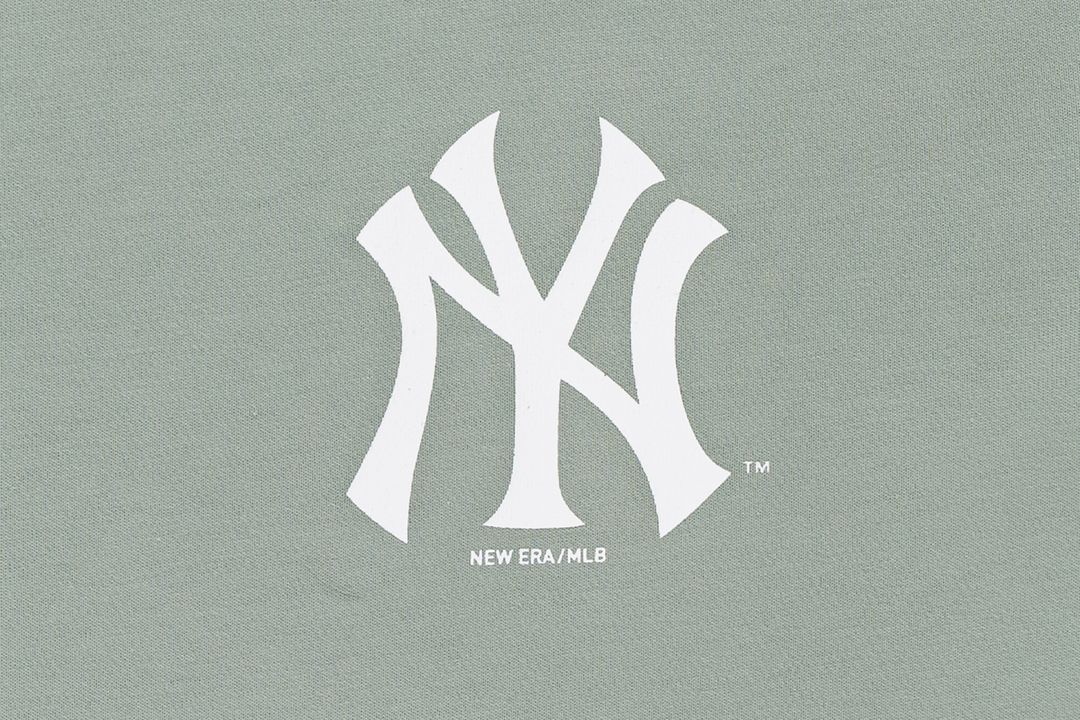 NEW ERA เสื้อยืดแขนสั้น รุ่น 59FIFTY PACK - SEAGLASS NEW YORK YANKEES COOPERSTOWN EVEREST GREEN SHORT SLEEVE T-SHIRT