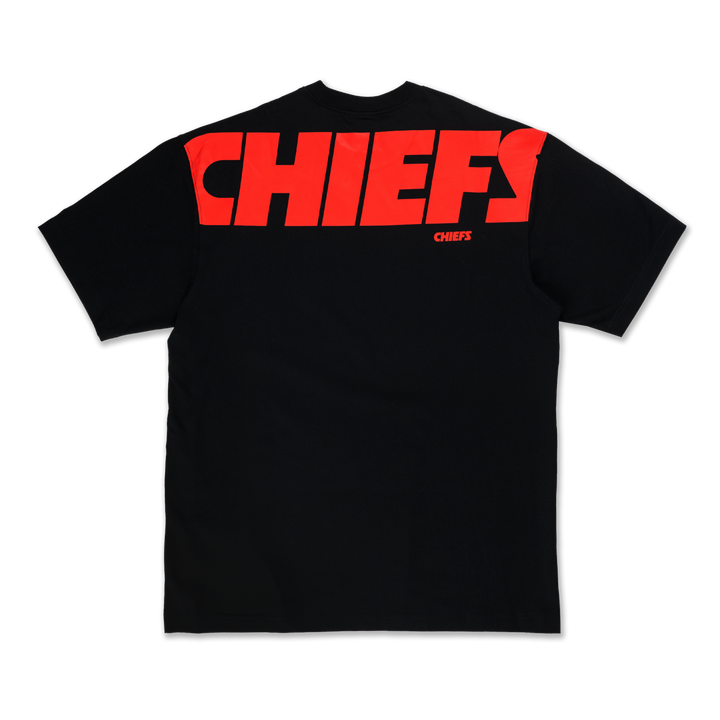 NEW ERA เสื้อยืดแขนสั้น รุ่น KANSAS CITY CHIEFS NFL BLACK OVERSIZED SHORT SLEEVE T-SHIRT