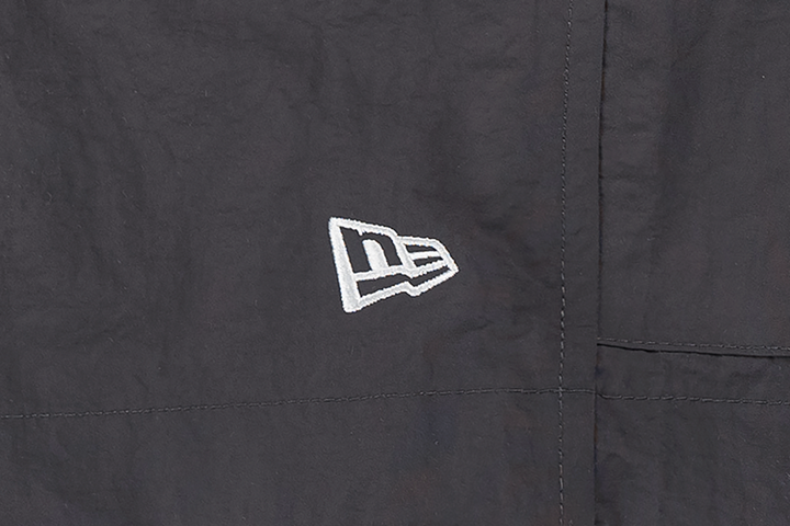 New Era กางเกงขาสั้นรุ่น New Era Mountain Edge Utility Shorts