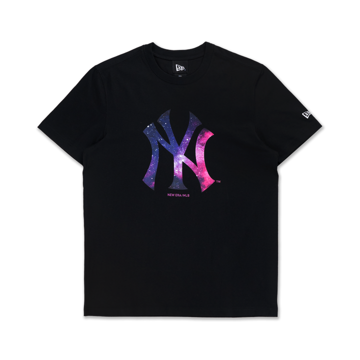 New Era เสื้อยืดแขนสั้นรุ่น New York Yankees Comic Space Black Short Sleeve T-Shirt